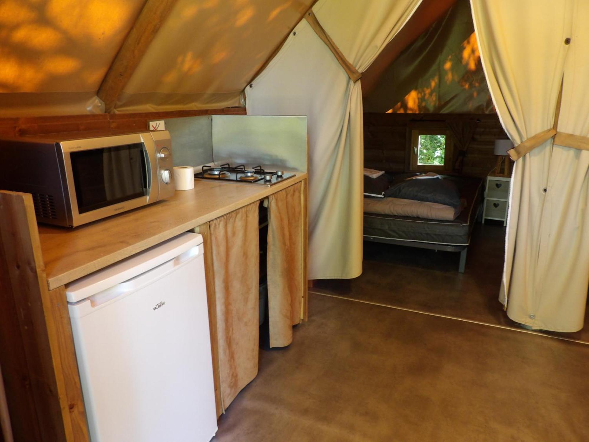 Camping Smile & Braudieres Mezieres-sous-Lavardin ภายนอก รูปภาพ